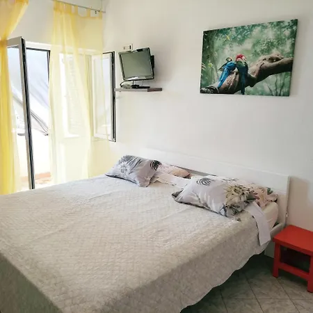 Lovrić Mit Balkon Jurandvor