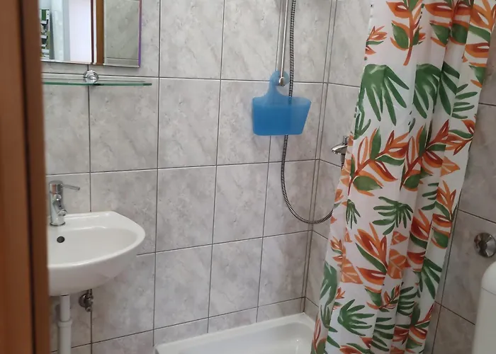 Lovric Mit Balkon Apartment *