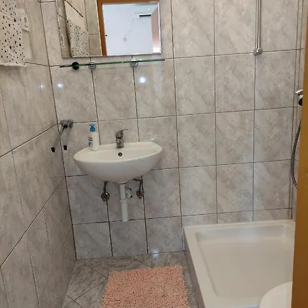 Apartment Lovric Mit Balkon