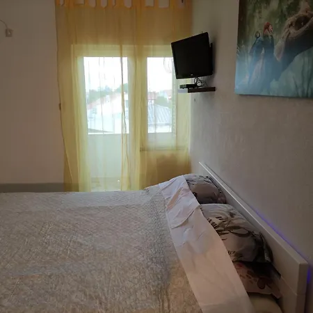 Lovric Studio Mit Balkon1 아파트 *