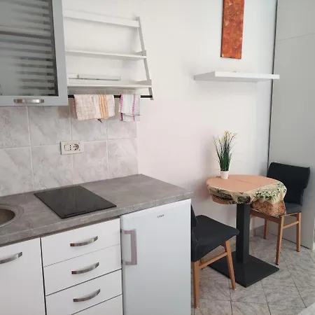 Apartment Studio Mit Balkon1 *