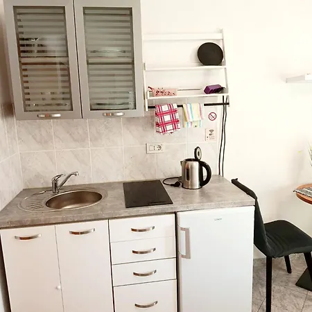 Lovric Mit Balkon Apartamento
