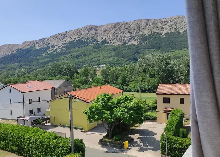 Lovric Mit Balkon Apartament